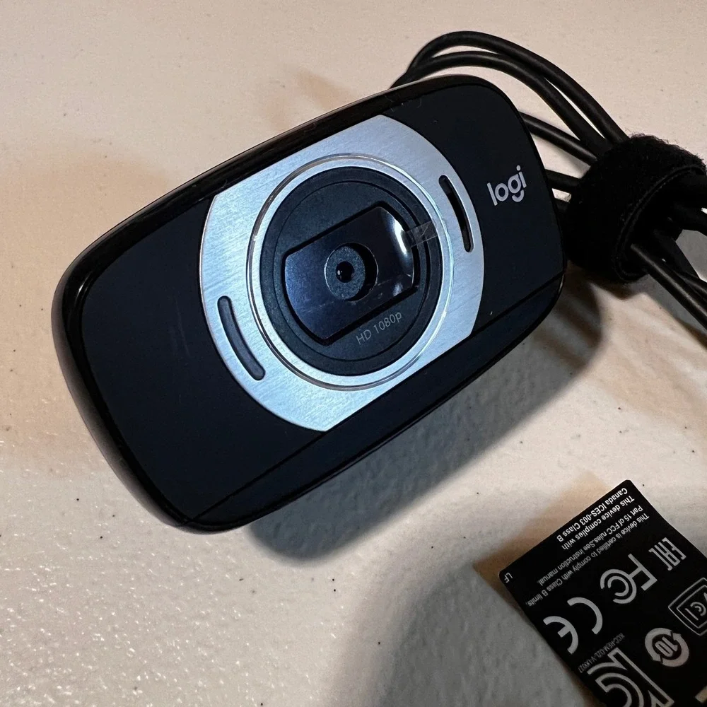 Logitech V-U0027 USB HD Webcam 1080p 8.0 Megapixel 860-000326‎